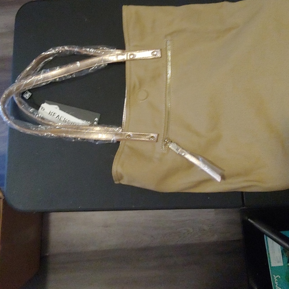 Reversible tote - Picture 2 of 2